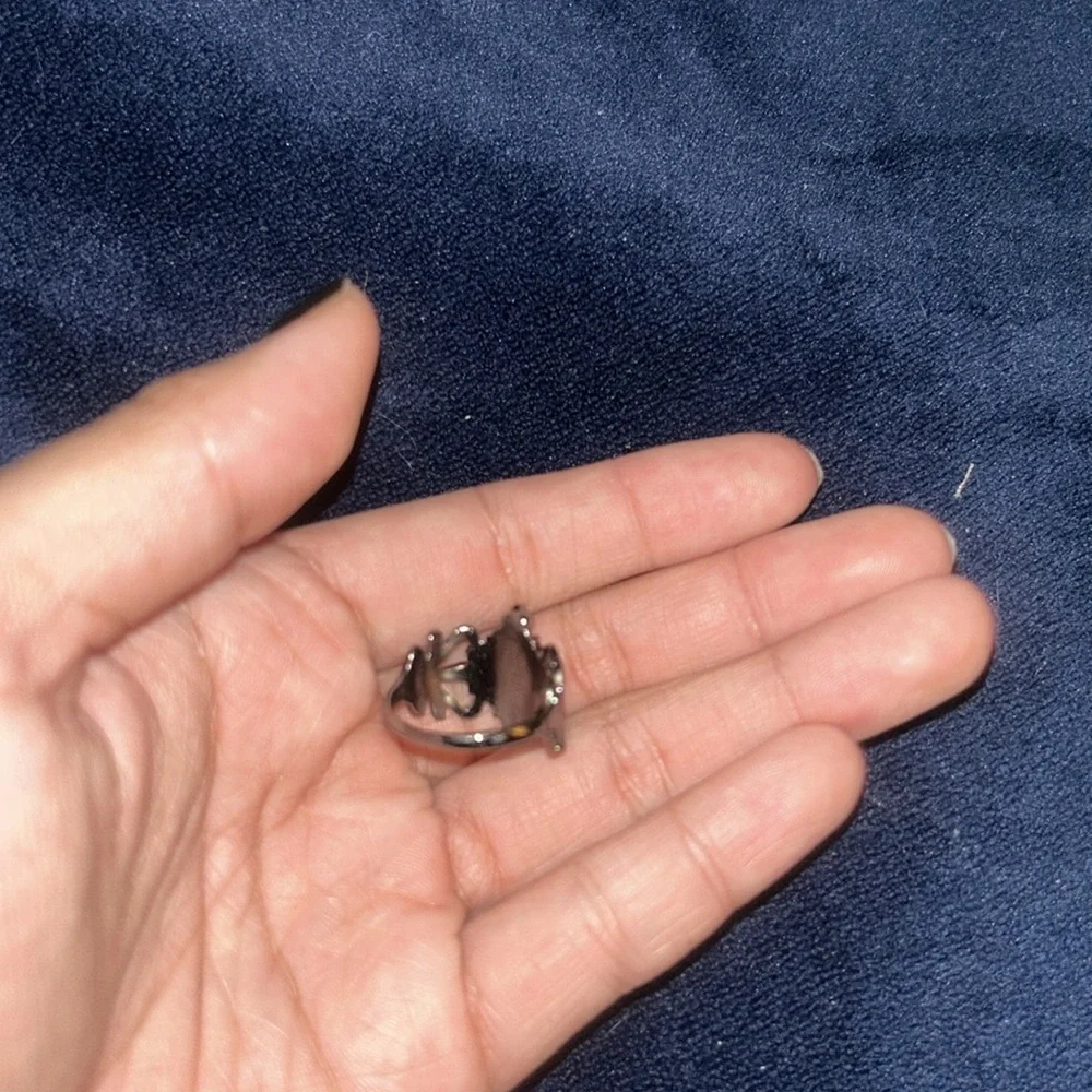 Ring - Picture 2 of 3